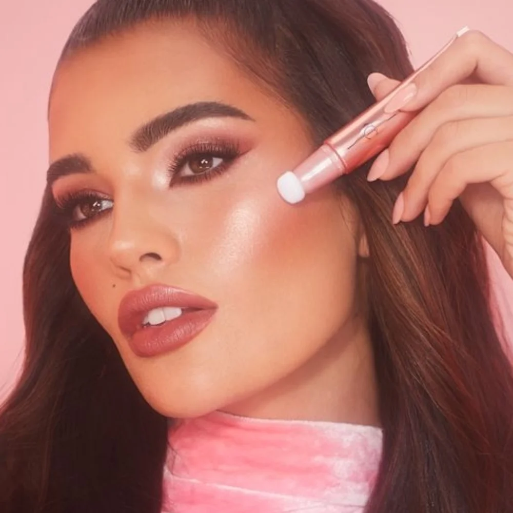 Charlotte Tilbury Pinkgasm Liquid Blush Highlighter Wand - Luminous Soft Pink